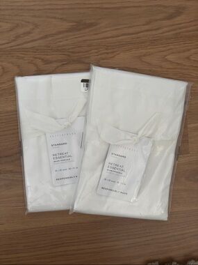 2 Pottery Barn White Retreat Essential Pillowcases (Pair) Brand New Never Opened
